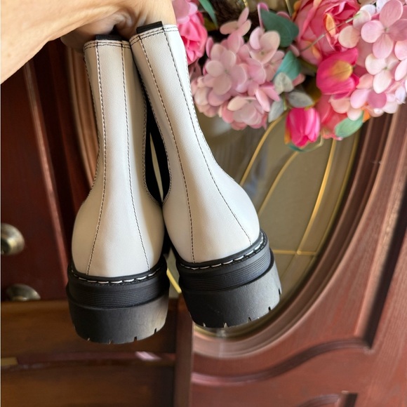 MARC FISHER BERMUDA LUG PLATFORM WHITE BOOTS STRETCHY PULL ON NEW NO TAGS 8.5 - Picture 8 of 14